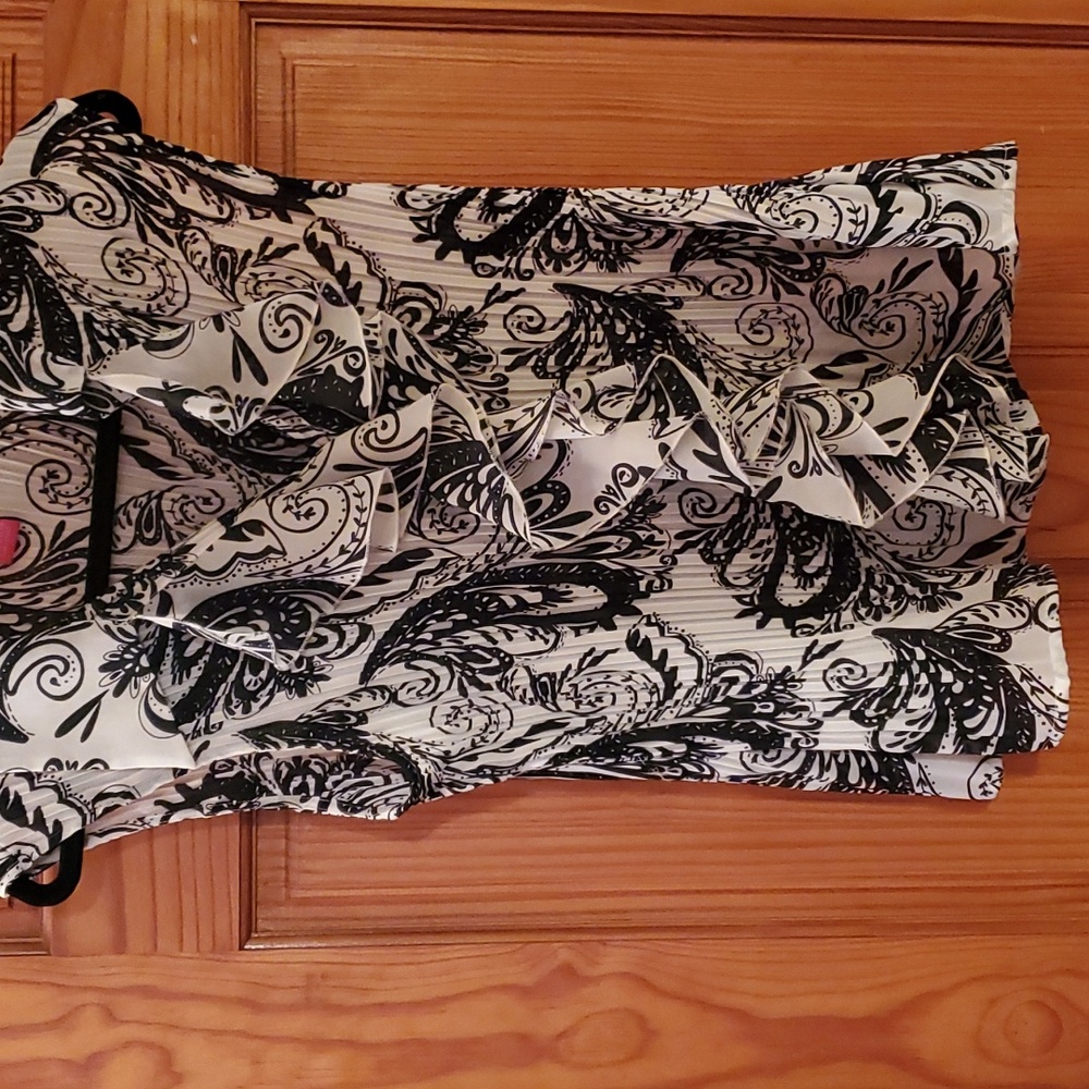 Sunny Leigh Sleeveless Blouse
